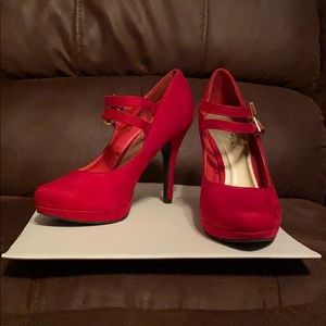 X-Appeal size 6 stilettos